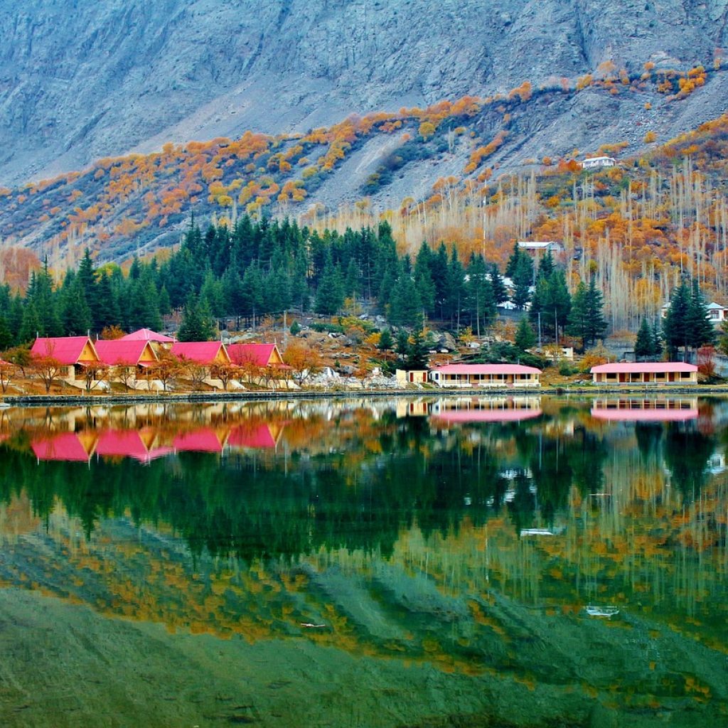 lower kachura lake, shangrila lake, skardu