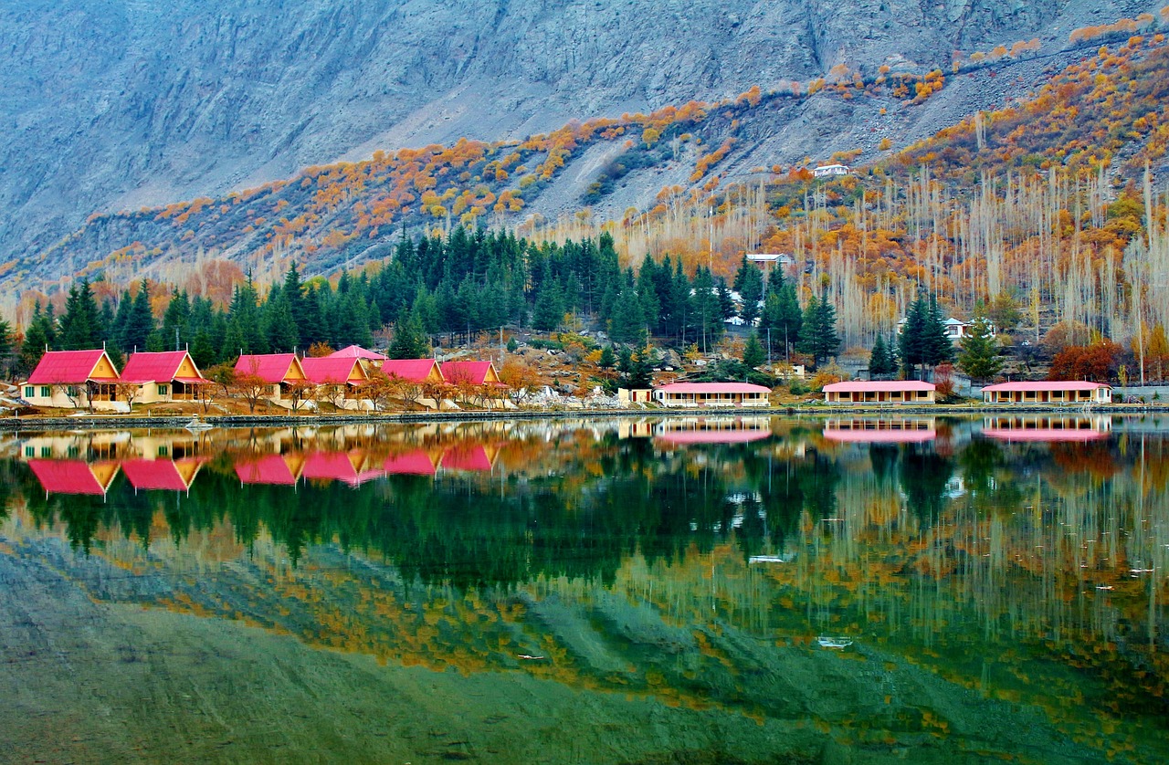 lower kachura lake, shangrila lake, skardu